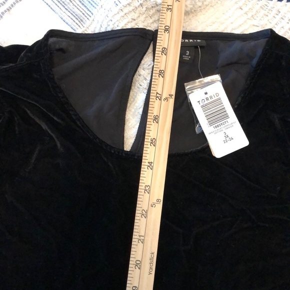 NWT Torrid Velvet Short Sleeve Top Sz 3X Black Party Holiday Classic Neutral - Picture 7 of 8